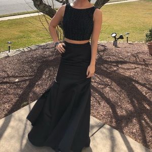 sherri hill black prom dress
